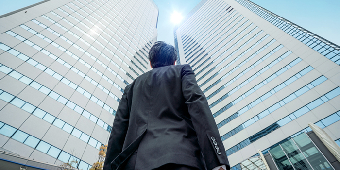 上阪費用全額支給